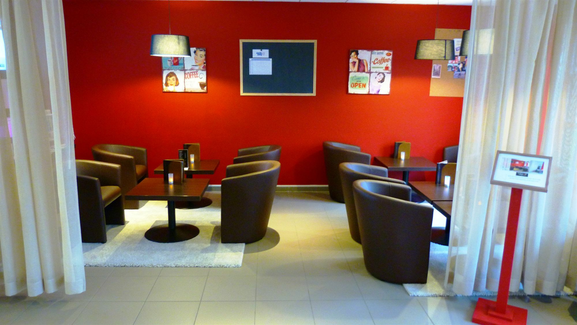 Dc Hotel Charleroi Airport Exterior photo